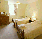 Schlafzimmer mit 2 Einzelbetten